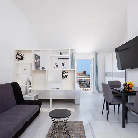 Apartman Lucky Strike With Seaview