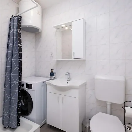 Lucky Strike With Seaview Apartman